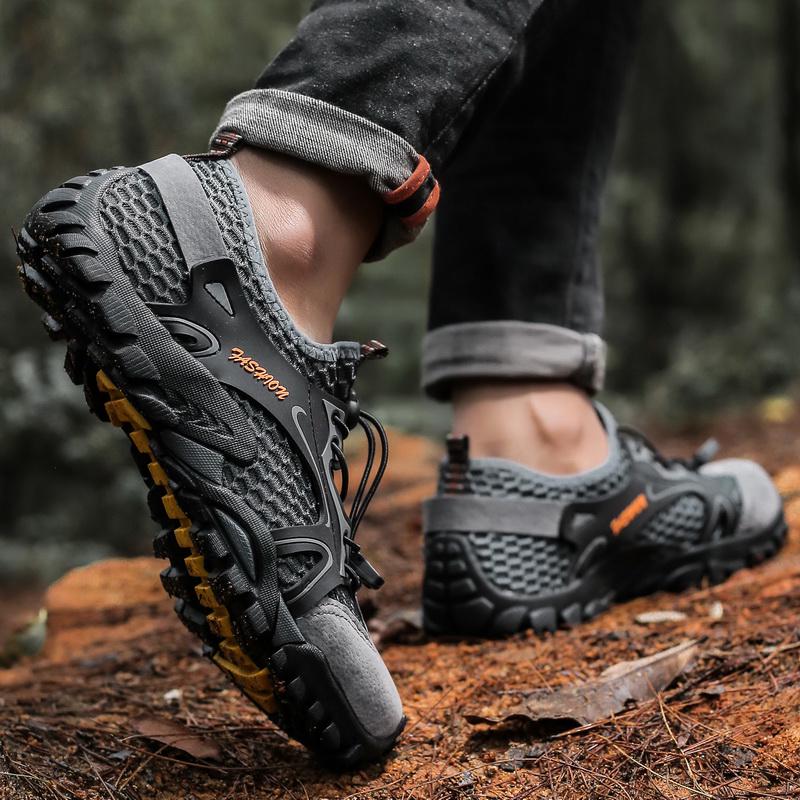 Professional Aqua Shoes Men Non-slip Water Shoes In Trekking Upstream Shoes Quick-Dry Beach Light Water Sports Sneakers