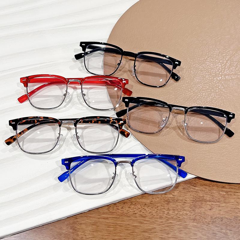 The New Photosensitive Color-changing Reading Glasses Are Retro Half-Frame Eyebrow Reading Glasses For Men