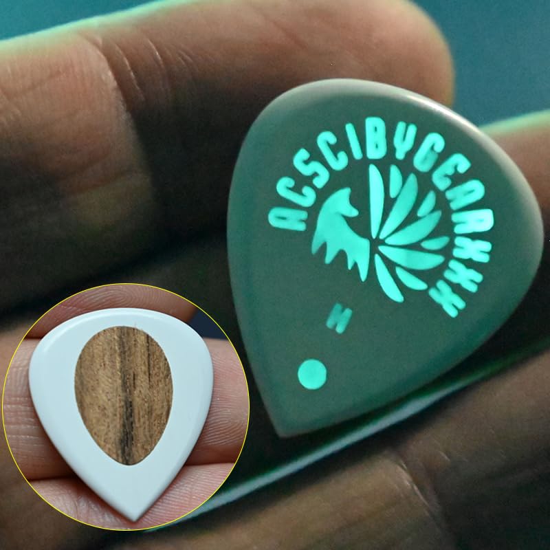 

GearXXX nine-tailed fox guitar pick fast play Anti-slip effect base pick Type3-KOM J