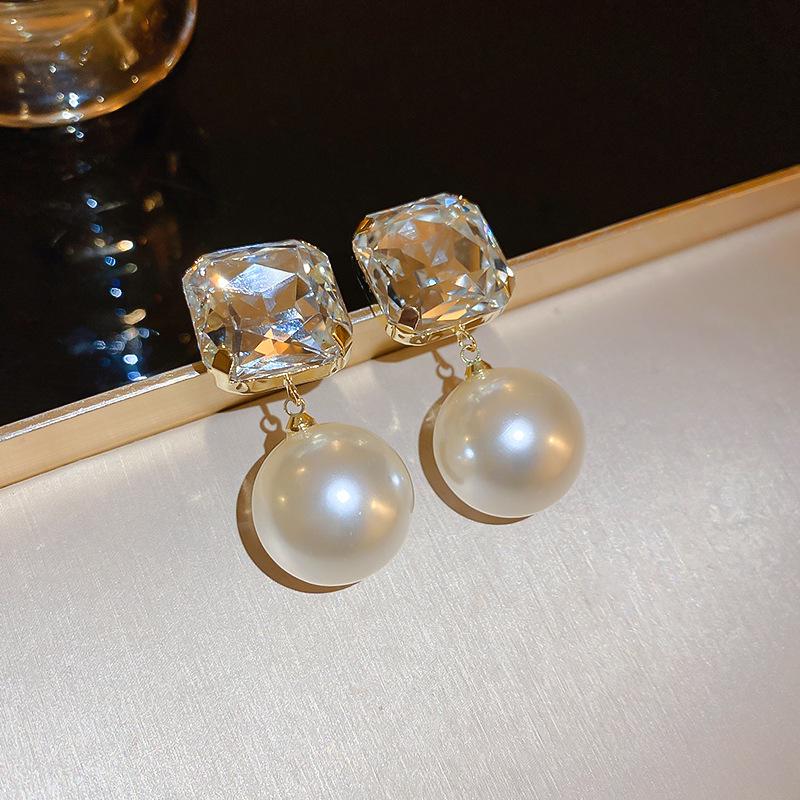 Silver Needle Luxury Pearl Heart Stud Earrings - Versatile, Fashionable Court Style