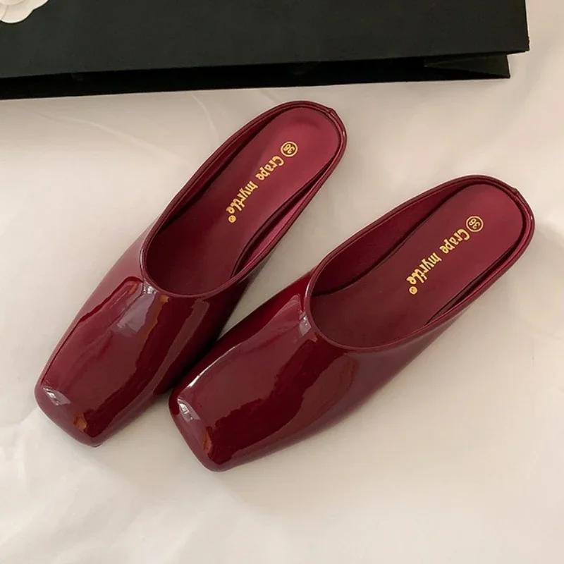 

Мода Мода Красные Туфли-шлепанцы с квадратным носком Женские Высококачественные Лаковые Мюли Роскошный Брендовый Дизайнер Сандалии Sandalias De Mujer 40 красный