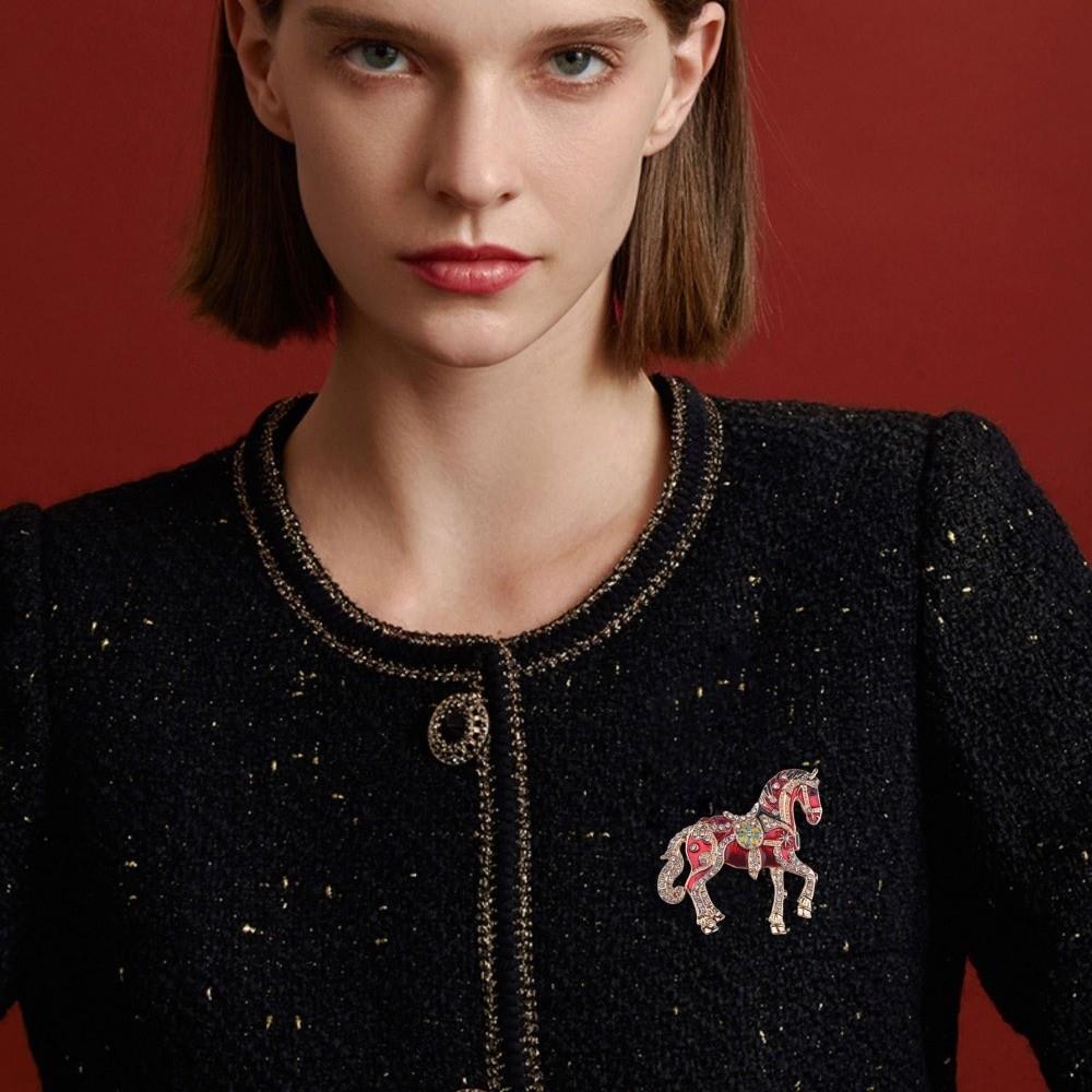 Luxury Zodiac Animal Lapel Pins Rhinestone Metal Badge Pin Strong Horse Brooches  for Women