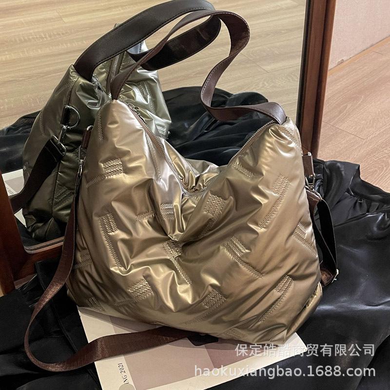 Autumn and winter down bag women's 2025 new fashionable large-capacity shoulder tote bag going out commuting messenger bag