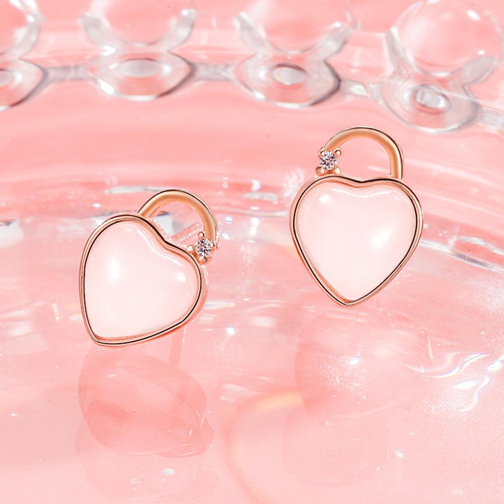 

Персонализированные модные белые серьги-гвоздики с замком, имитация белых нефритовых сережек, женские простые и милые серьги-сердечки в этническом стиле