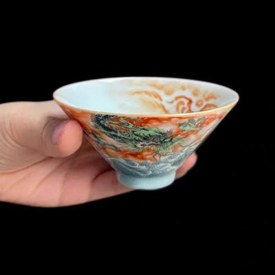 Ungewöhnliche Jingdezhen Porzellan chinesische Teetasse ästhetische Keramikglasur handgefertigt Loong Zeremonien-Teegeschirr Für Kung Fu