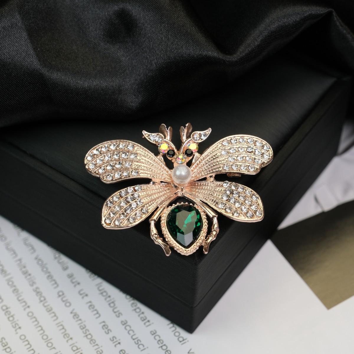 Изысканная брошь-бабочка с бриллиантами: Высококлассная европейская и американская женская мода, хрустальная брошь