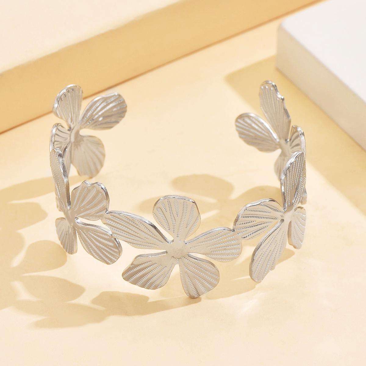 Elegant Stainless Steel Floral Bangle, 18K Gold Plated Antique Open Bracelet