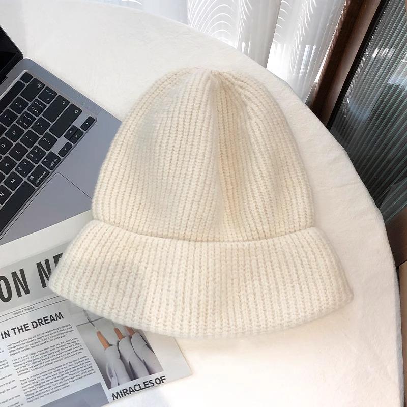 Women's Cozy Korean-Style Knit Beanie with Ear Protection – Oversized, Slouchy & Age-Reducing Design