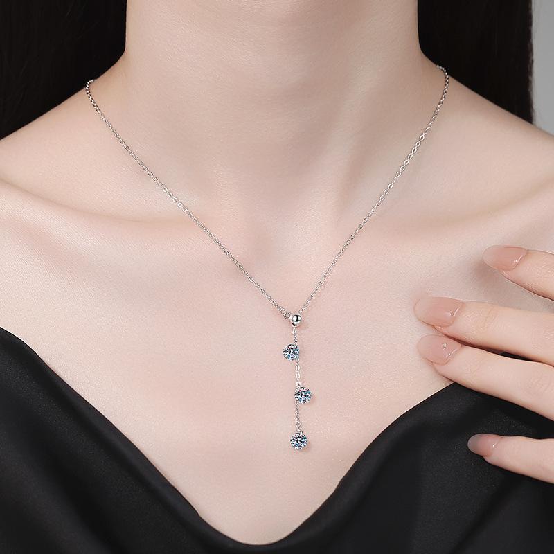 Platinum PT95018k Gold Moissanite Necklace for Women, Simple and Luxurious Tassel Pendant, Adjustable Collarbone Chain