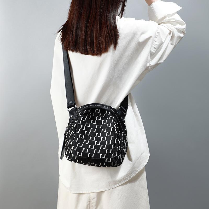 Versatile Shoulder Messenger Bag Trendy Printed Canvas Autumn Shopping Casual Bag Fashion Oxford Cloth Breast Bag Women
