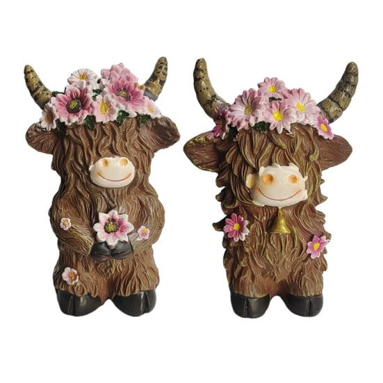2 Pcs Highland Cow Figurine with Flowers Small Resin Highland Cow Statue Spring Farmhouse Scottish Cattle Sculpture for Home Tiered Tray Table Decor