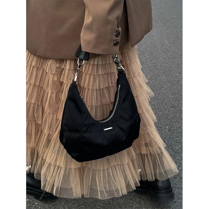 New Black Retro Hot Series Sunny Day Dark Cloud Bag Niche Design Casual Fashion Crescent Bag Shoulder Armpit Bag