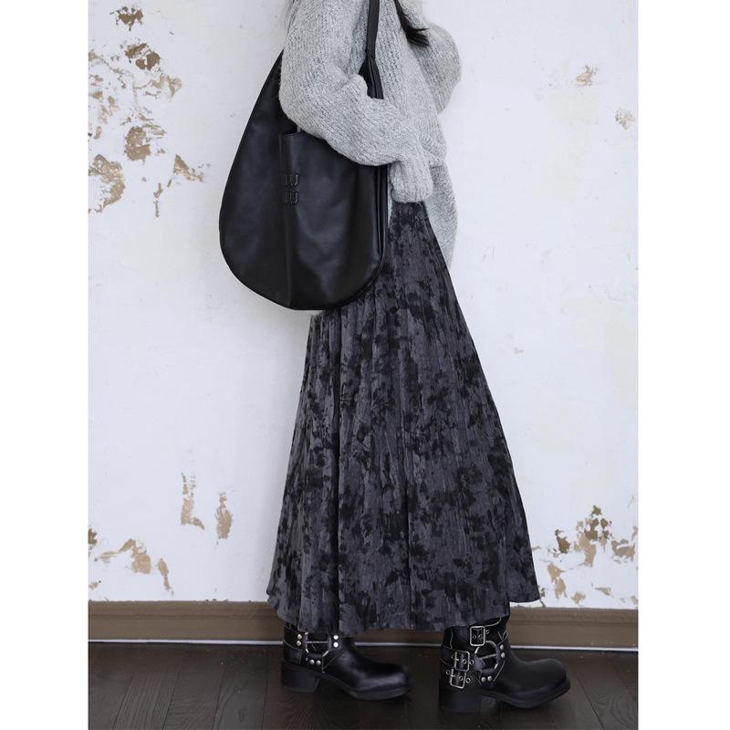 French Retro Pleated Velvet A-Line High Waist Skirt for Women - Spring/Autumn