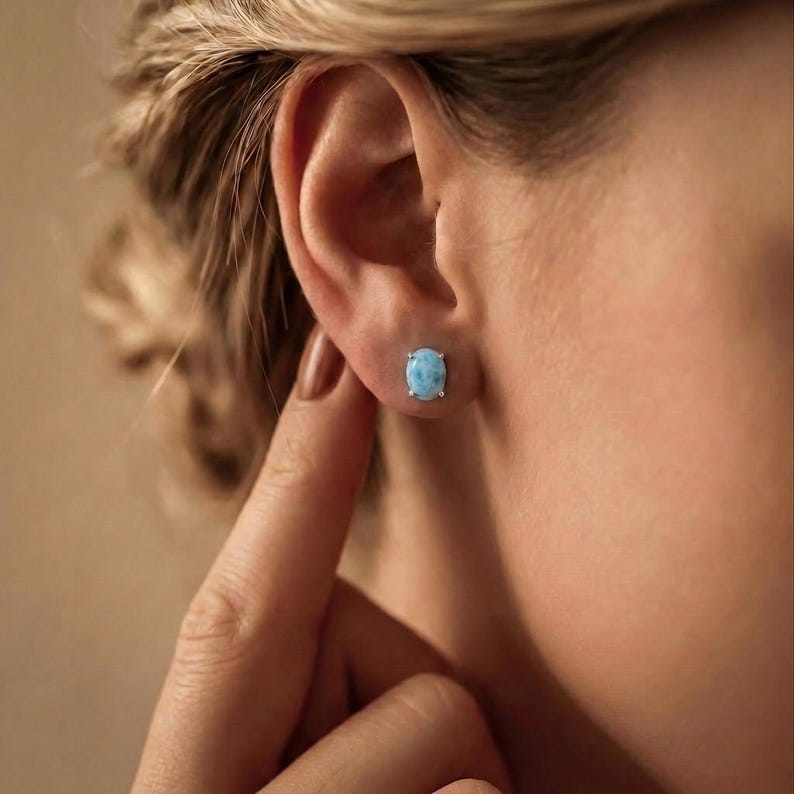 Boucles d'oreilles Clous Ovales en Argent Sterling 925 Massif avec Pierre de Larimar Boucles d'oreilles Clous pour Femmes Faits à la Main par un Designer