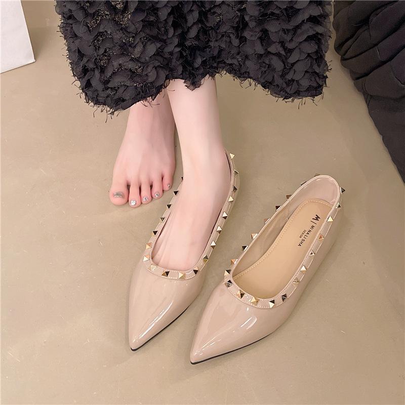 2025 New French Temperament Pointed Single Shoes Women Shallow Mouth Spring and Autumn Women Rivet Patent Leather Evening Breeze Gentle Soft Sole
