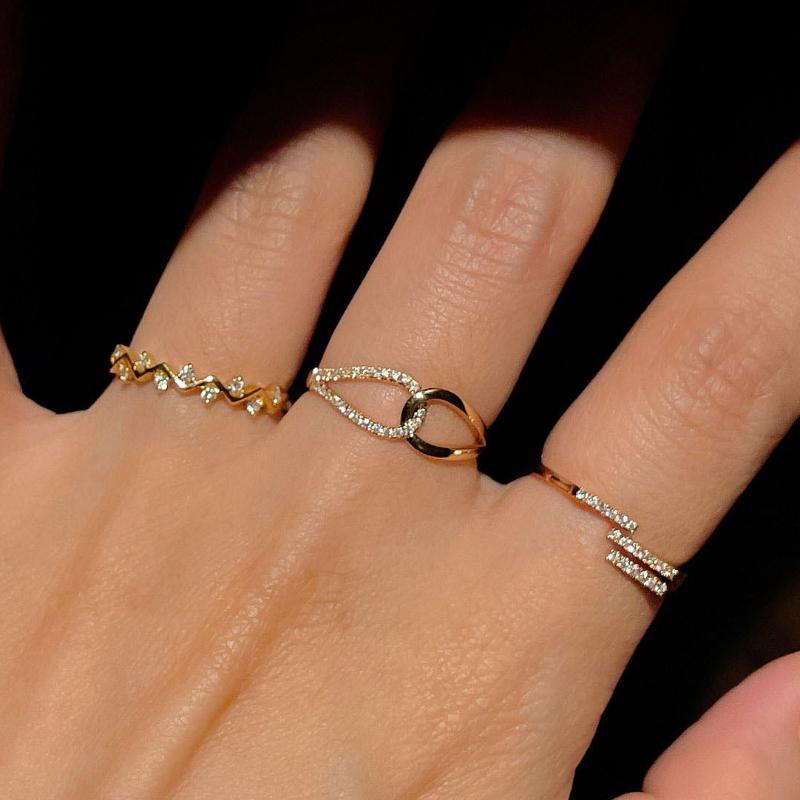 Nowość w Charm inkrustacja Minimalistyczna Fala Pęknięty Diament Ultra Cienkie pierścionki dla kobiet Styl Stackingowy Pierścionek Nadaje się do Codziennej Biżuterii Prezent