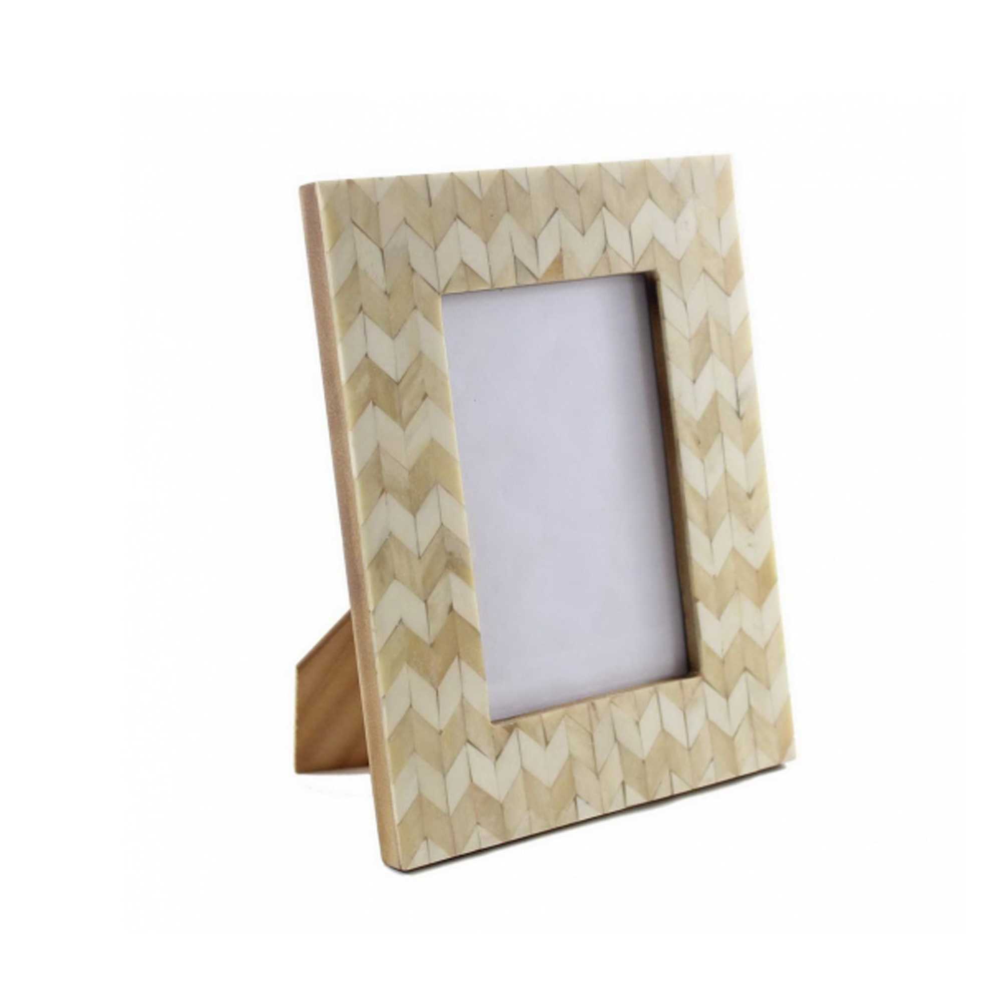 

Handmade Bone Inlay Photo Frame – Natural Chevron Pattern Tabletop Home Decor 26 dec 2025