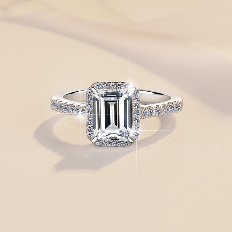 Factory  Price GRA Certificate S925 Sterling Silver Emerald Cut 2 Carat VVs1 Moissanite Engagement Ring for Women