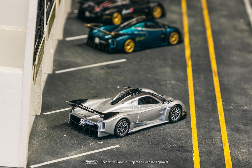 TARMACWORKS Pagani Huayra R Satinsilber Fertigprodukt 1/64 T64G-TL035-SL