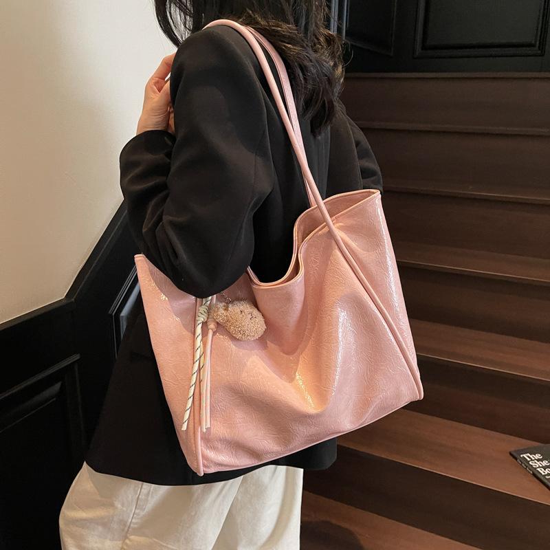 Commuter Large-capacity Tote Bag Women's New Shoulder Armpit Bag