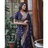 Dieser wunderschöne Saree ist elegant mit wunderschönem solidem Jacquard-Gewebe verziert, das dem Outfit einen perfekten Look verleiht.
