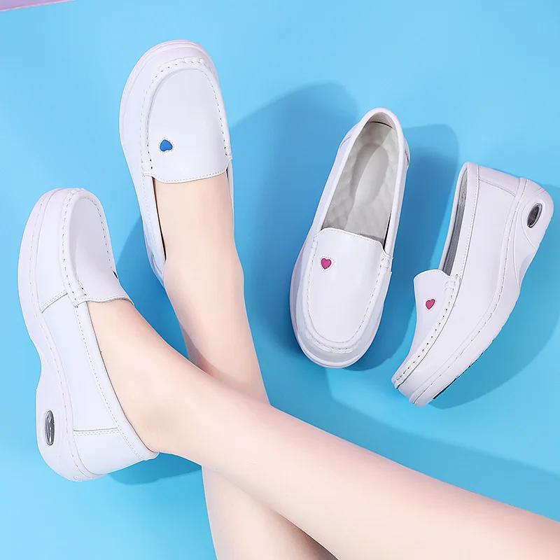 Fashion 2025 New Women Flat Leather Shoes Casual White Wedge with Soft Bottom Love Heart Comfortable Mom Nurse Work Shoes Zapatillas