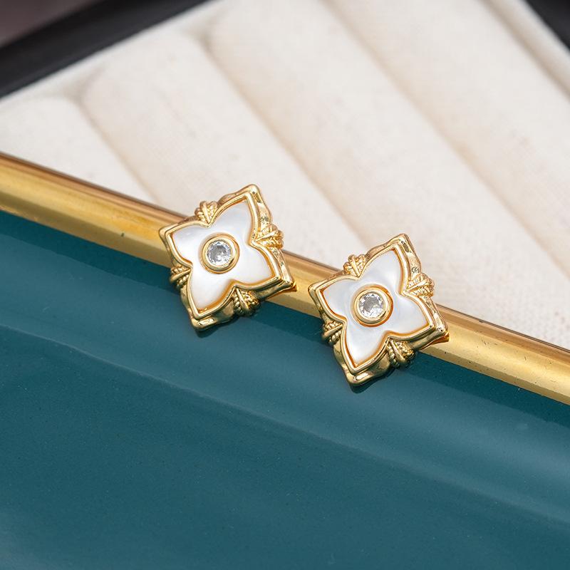 Unique Light Luxury High-End Fritillary Rhombus Earrings, Female Sweet Temperament Fashion Earrings