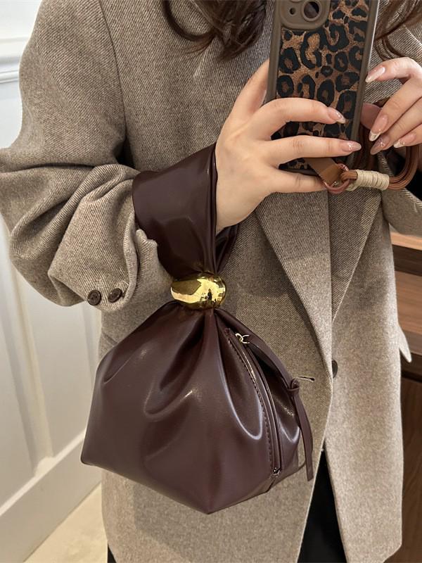 Retro Pleated Women's Bucket Bag: Large Capacity, Fashionable, Aesthetic, Unique Design