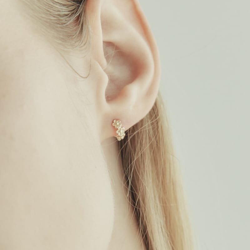 LUNNE 14k Triple Flower One-Touch Earrings (14k Gold) #B06