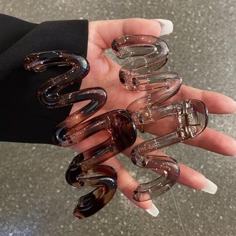 Large Acrylic Hair Clip Women Wavy Amber Premium Shark Clip Simple Versatile Hair Accessories