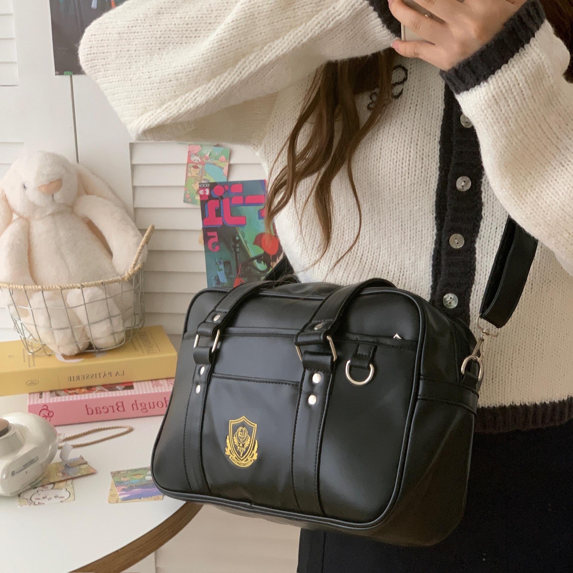 

Large capacity retro simple college style briefcase commuting versatile shopping single shoulder oblique span bag чорний