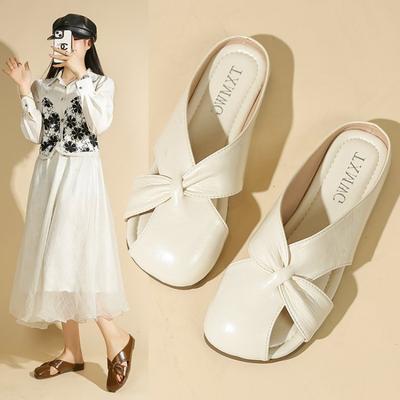 Fashion 2025 Summer Women's Leather Shoes Simple Covered Toe S Oblique S Flat-bottom Round Toe Modern Slippers Sandals
