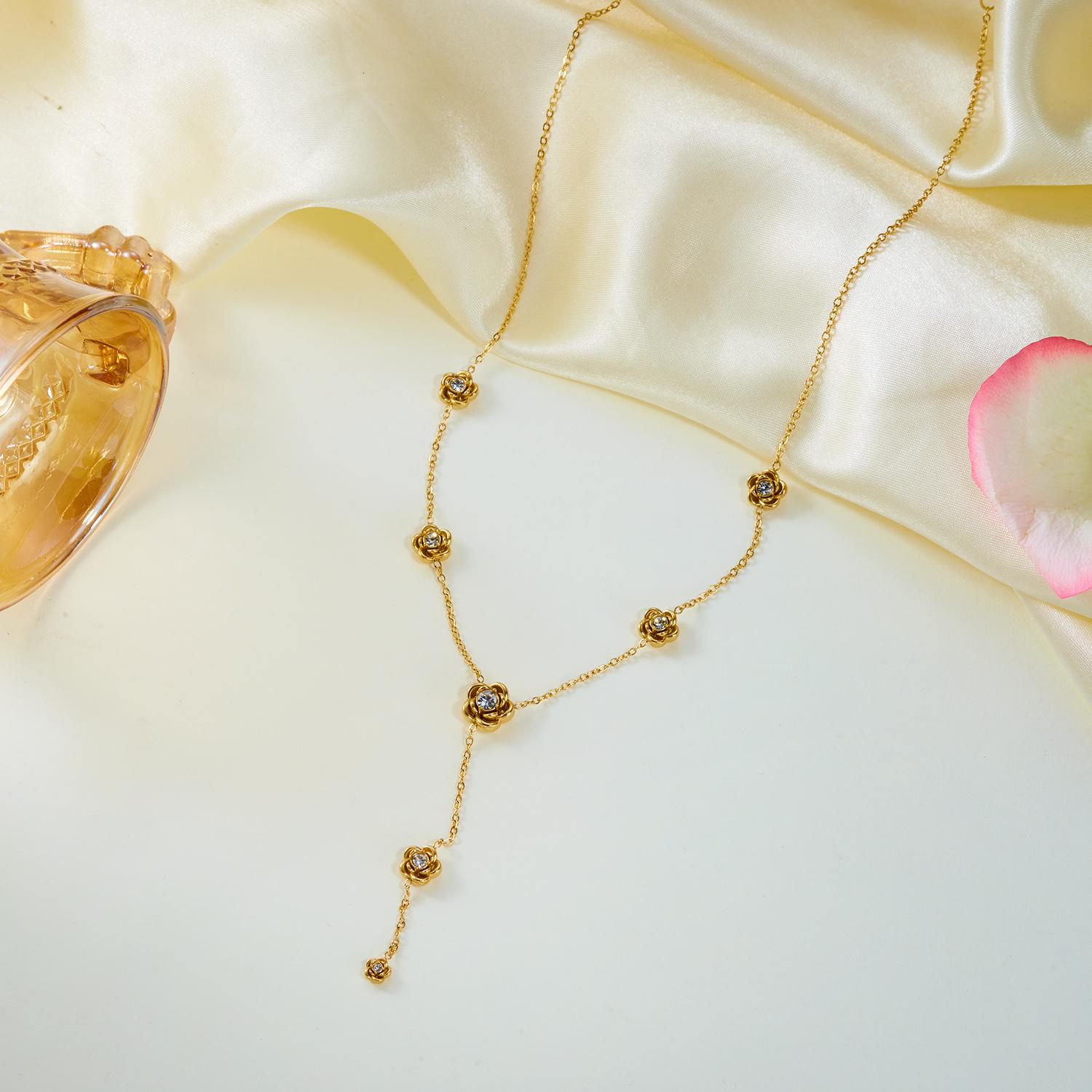 Vintage Flower Snake Stainless Steel 3D Rose Y Lariat Necklace for Women Sweet Floral Rhinestone Chain Party Jewelry Gift