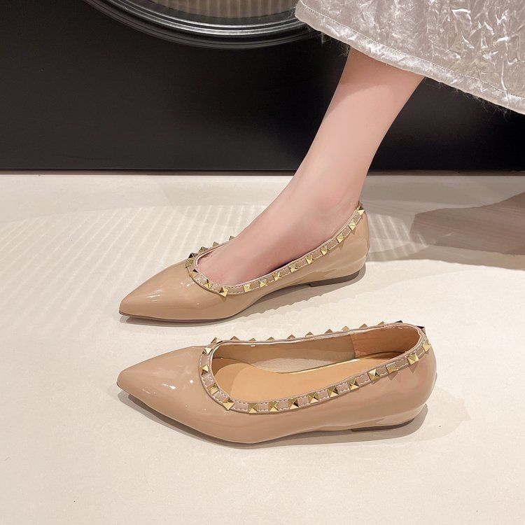 Daily Versatile Pointed Rivets Casual Shallow Mouth Non-slip Shoes Summer Korean Version Casual Style Comfortable Single Shoes