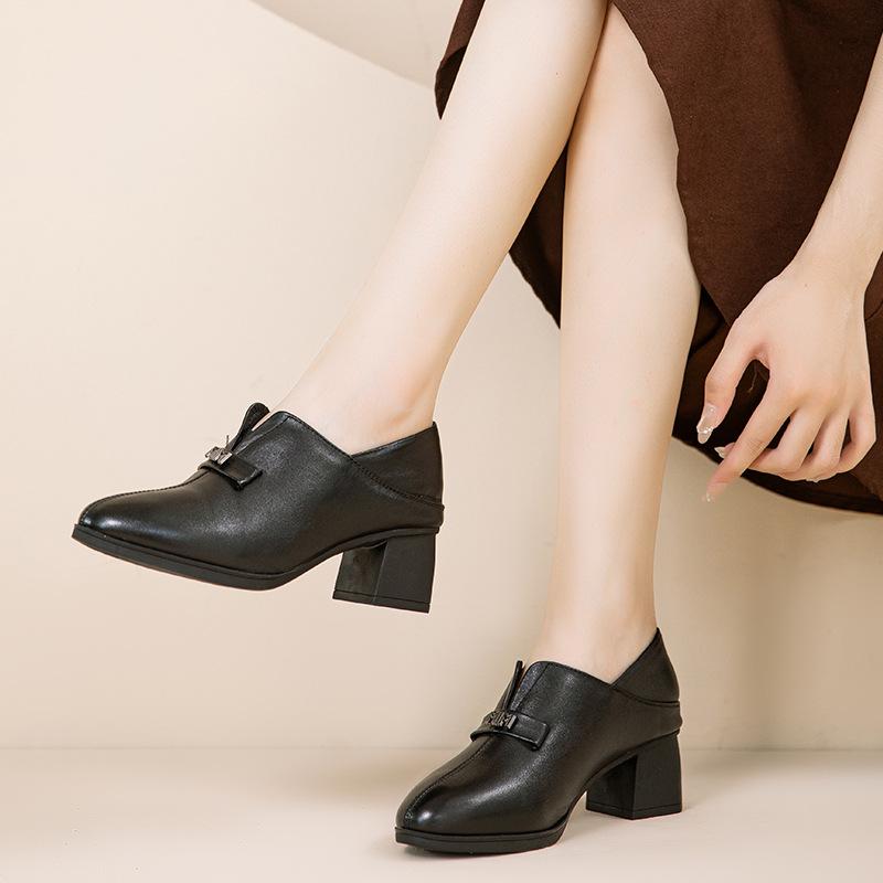 Autumn 2025 Women's Casual Chunky Heel Genuine Leather Shoes - Bestseller, Modern Mid-Heel Style.