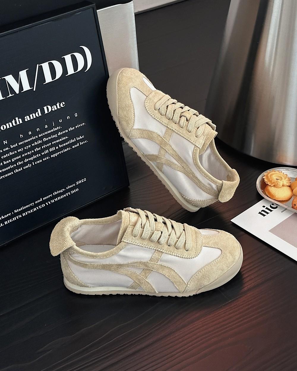 

2025 spring new matte leather German training shoes women s retro flat-bottomed lace-up Forrest Gump shoes casual sports shoes 35