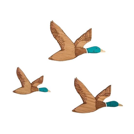 3 Pcs Wooden Duck Hunting Wall Decor Vintage Flying Ducks Wall Art Rustic Farmhouse Hanging Sign for Entryway Nursery Living Room Decor 1