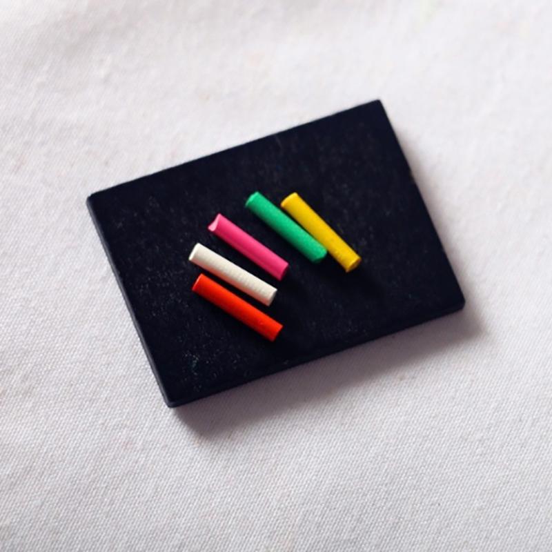 1 Set Kendin Yap Aksesuarları Oyuncak Bebek Evi Minyatür Kara Tahta Tebeşir Standı Kiti Mikro Peyzaj Dekorasyonu Oyuncak Model