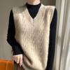 2025 Women's Early Winter V-Neck Cable Knit Sleeveless Wool Vest with Shoulder Pads