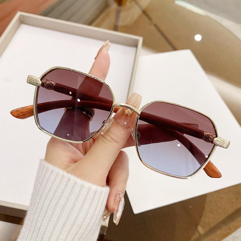 New Woodentexture Metal Sunglasses With Gray Lenses For Sun Protection And Fashion Style