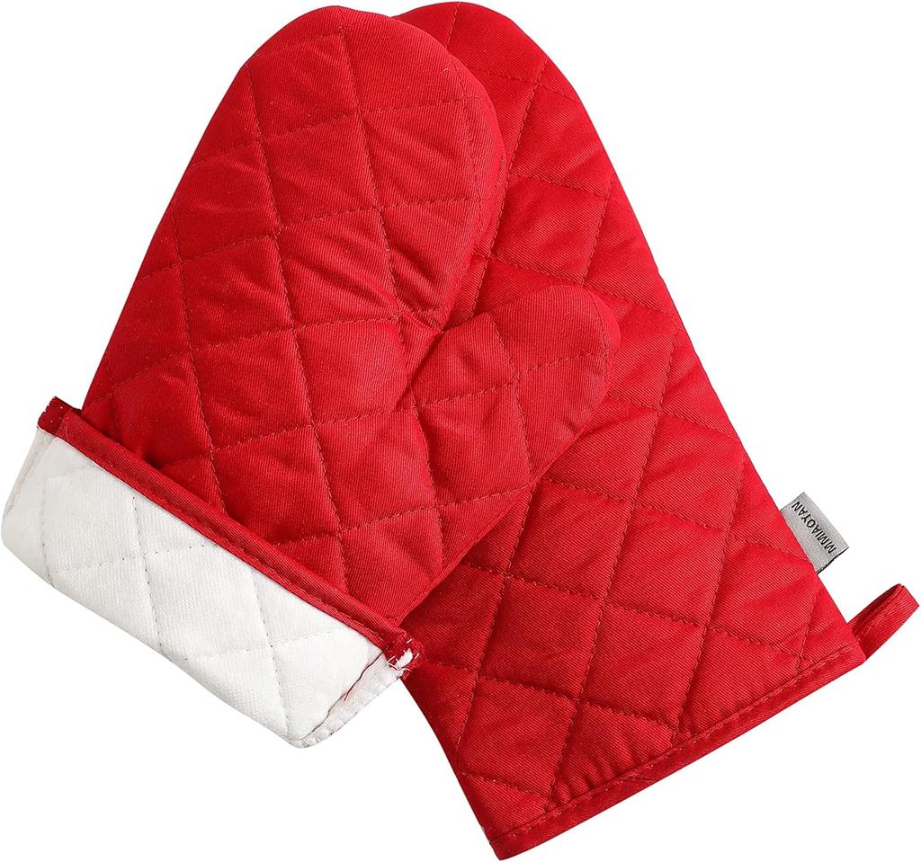 High temperature resistant 500 degree thickened lengthened kitchen cotton cooking gloves pot pad 4-piece set (12 inches, Red)