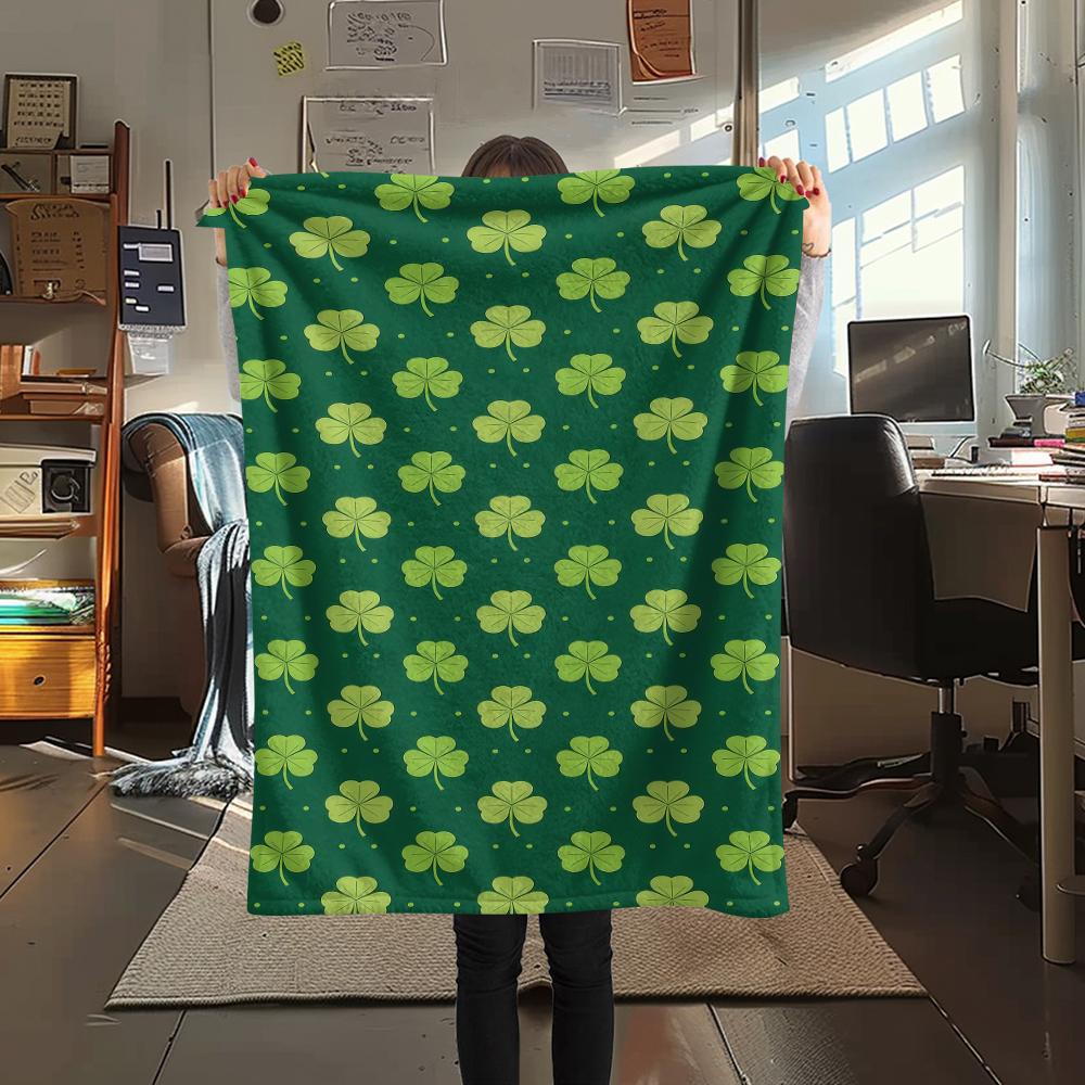 

St.Patrick s Day Green clover Print Flannel Blanket,High quality Comfortable for All Seasons,Home Decor,Warmth and Comfort,Perfect for Christmas Gifts 80cm x 120cm