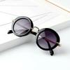 Oculos Children's Classic Retro Round Shape Frames Sunglasses New Fashion Sunshade Sunglasses UV 400 Protection Metal Mirror Legs Spectacles