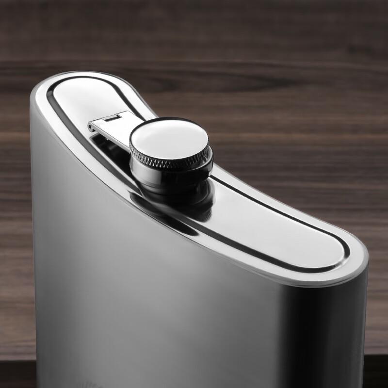 CLITON 304 Stainless Steel Portable Hip Flask