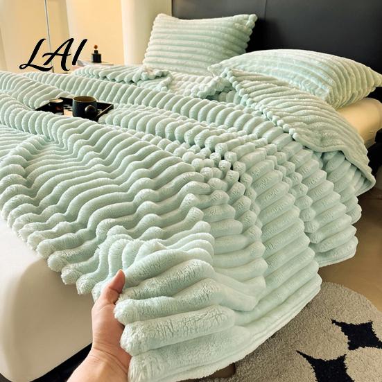 Skin Friendly Milk Velvet Throw Striped Fleece Blanket for Bed Ribbed Couch Thickened Warm Bed Soft Breathable Cozy Blankets Lightweight