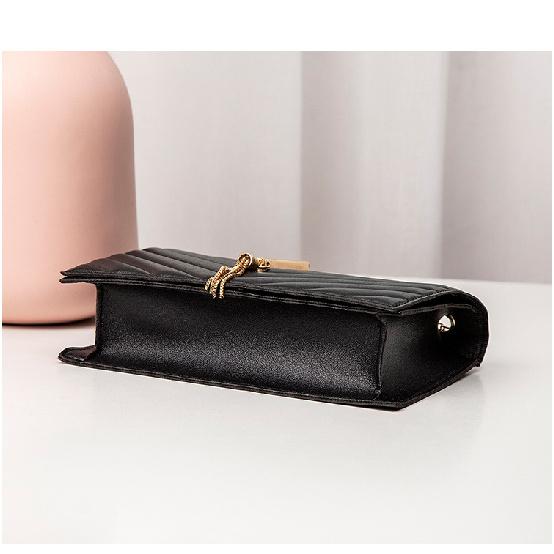 New Embroidered Messenger Bag Simple Tassel Chain Bag Ladies Small Square Bag