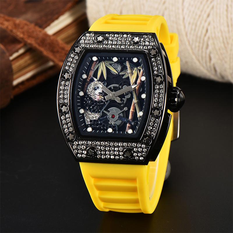 25 New Diamond Quartz Watch Panda Bamboo Hollow Dial Fashion Sports Quartz Watch