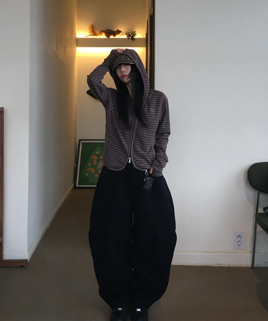 Mubeun Curved Wide Cargo Pants Black
