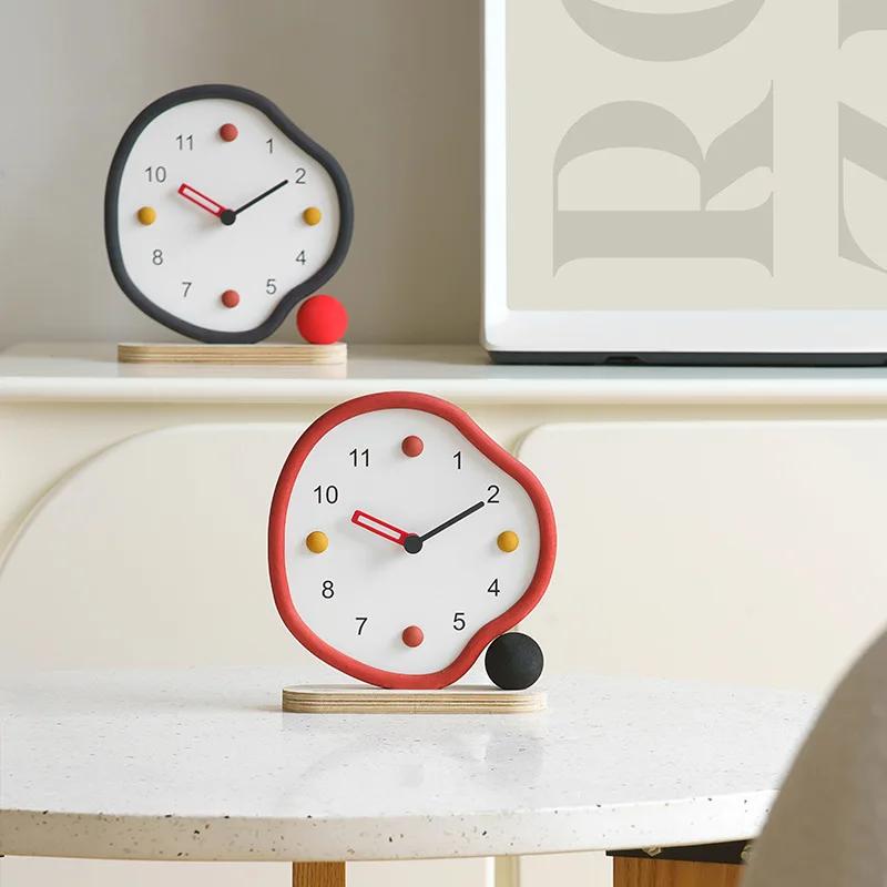 Creative Living Room Silent Desk Clock Desktop Ornaments, Wine Cabinet TV Cabinet Entrance Decorations Bedroom Table Clock