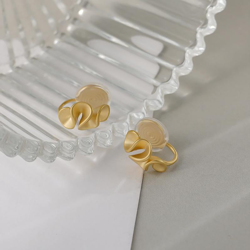 ANENJERY Orecchini a forma di fiore con spirale antizanzare per donna senza fori per le orecchie, orecchini con clip, gioielli versatili alla moda, regali